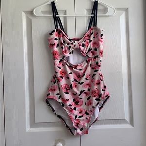 Kate spade floral one piece bathing suit 🌷